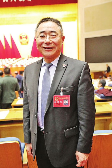 统筹社会资源优化养老服务平台——访市人大代表袁魁昌