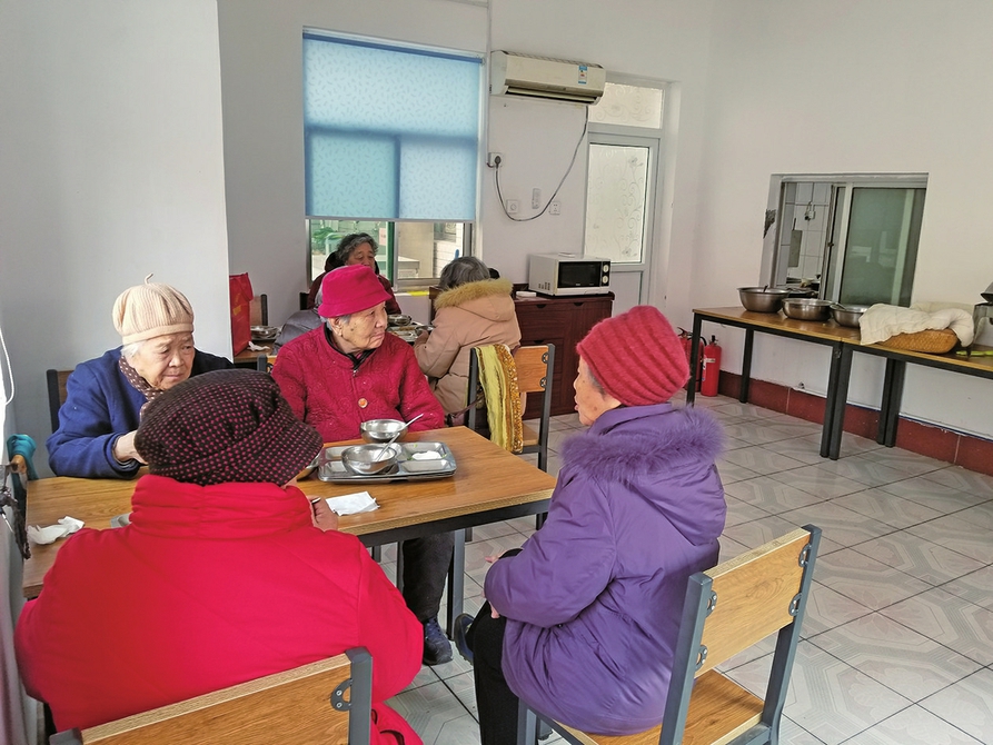 服务社区老人同时探索市场 第三方养老机构步入“银发经济”快车道