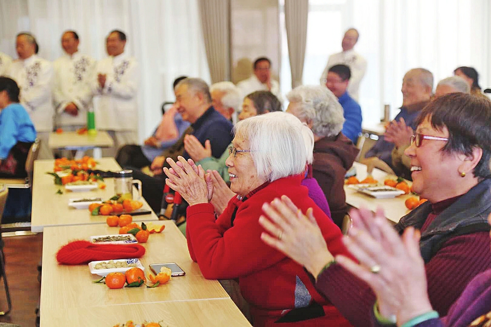 吃水饺、看春晚…… 八旬老人爱上这里连过年都不回家了