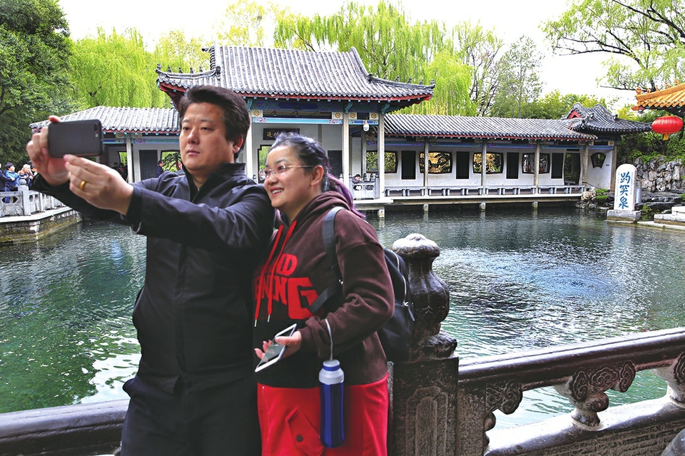 春雨助力 趵突泉水位回升