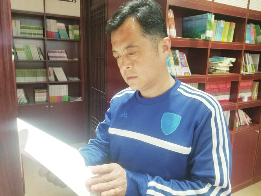 用汗水澆灌科技之花