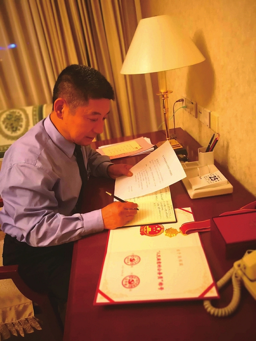 张保国：我要把总书记的鼓励和关怀传给更多的人