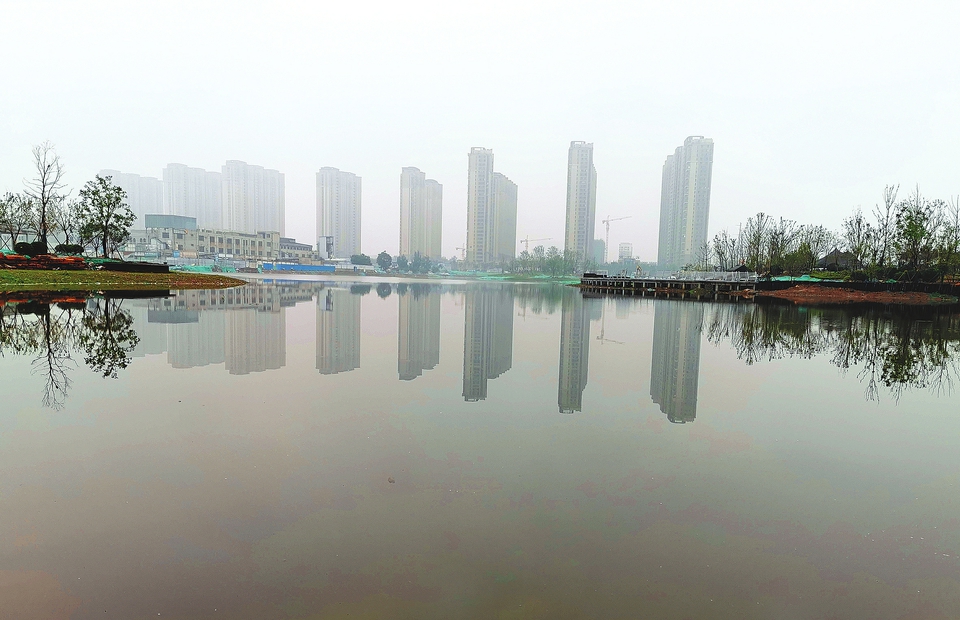 云锦湖倩影初显