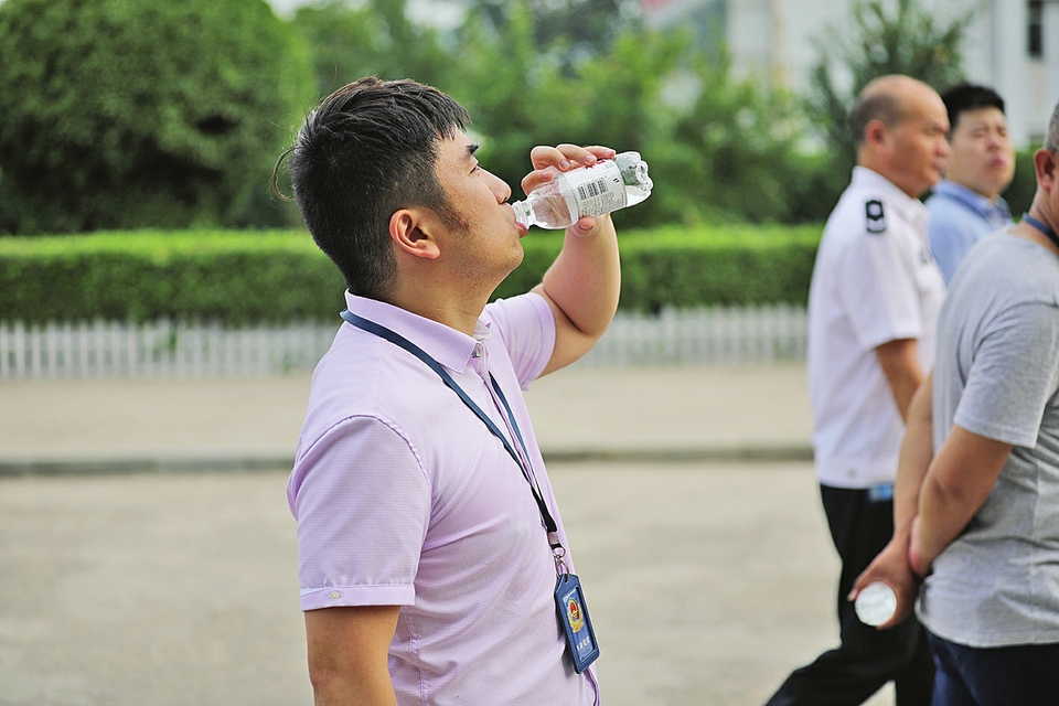 烈日风雨映初心