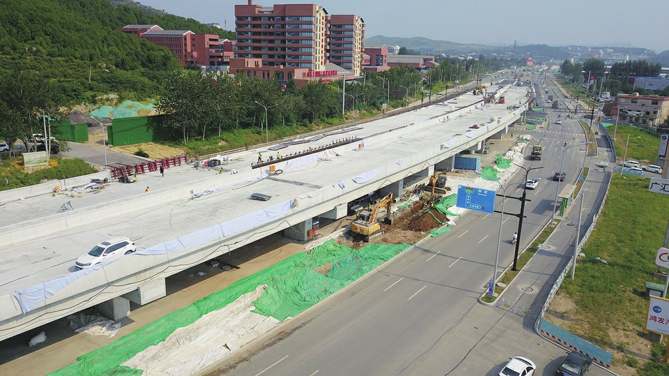 顺河高架南延跨线桥浇筑完毕