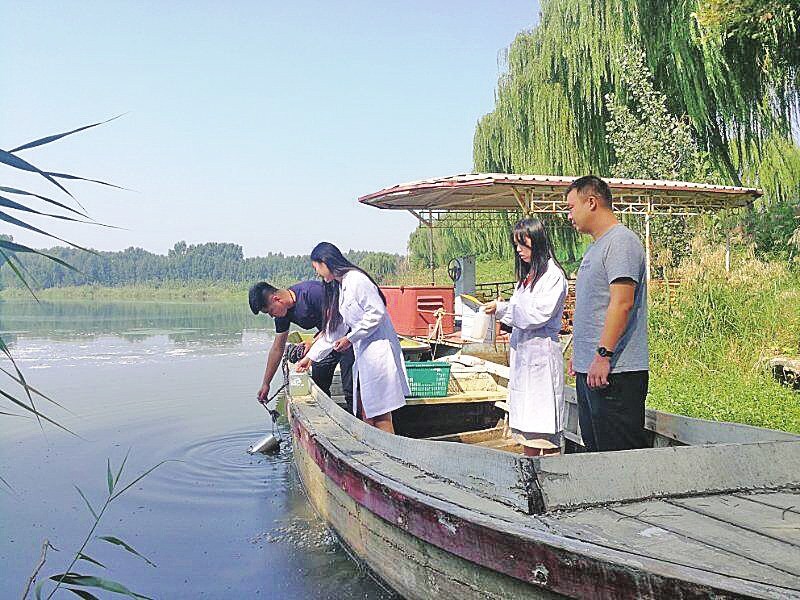 生态与发展齐飞 碧水共蓝天一色