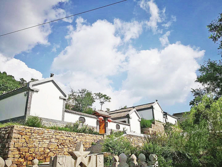 生态与发展齐飞 碧水共蓝天一色