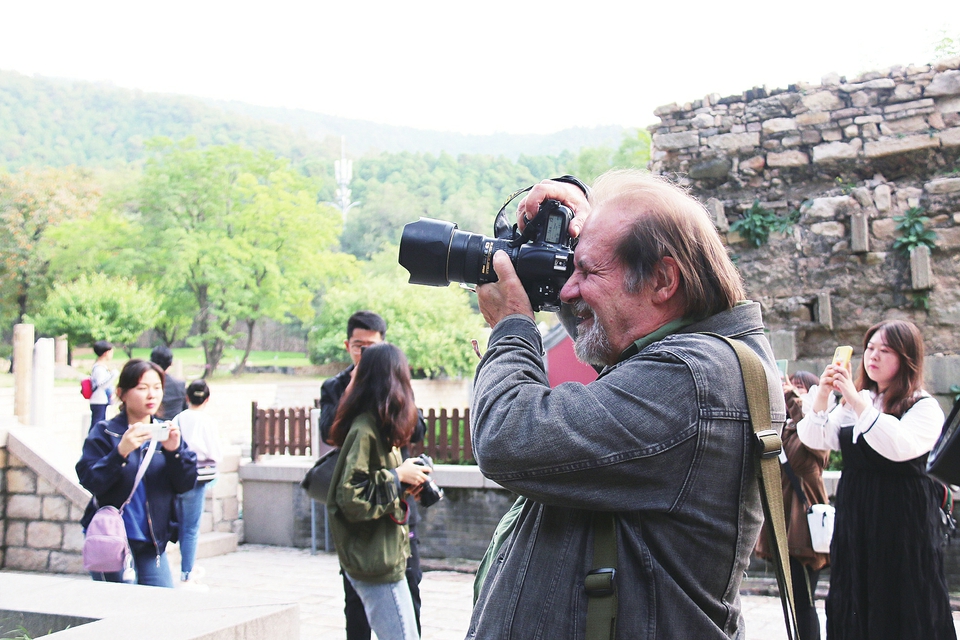 法国著名摄影家克里斯蒂安·梅耶: “济南人的笑容吸引我一次次来这里”