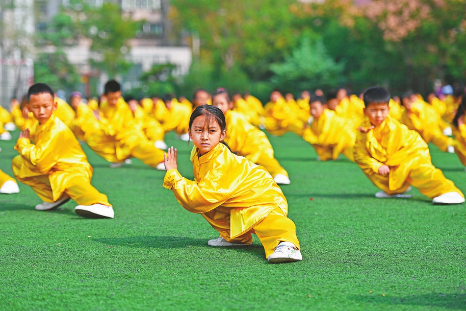 市中"功夫少年"武起来