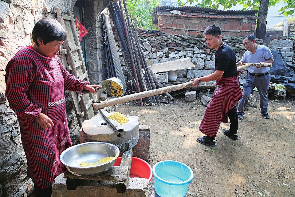一碗米粉的“幸福味道”:赶过大集、进过大观园,如今有了门店