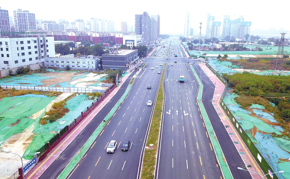 花园东路东段打破“瓶颈”变通衢