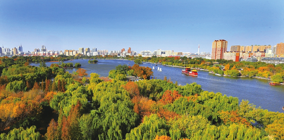 初冬泉城景色如画