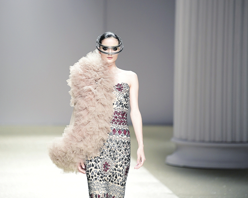 仙气袅袅VS魔气滚滚!“泉城风尚”国际时装周两场大秀画风陡转 一样的T台不一样的秀