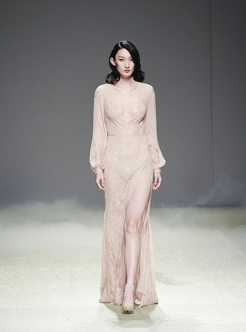 仙气袅袅VS魔气滚滚!“泉城风尚”国际时装周两场大秀画风陡转 一样的T台不一样的秀