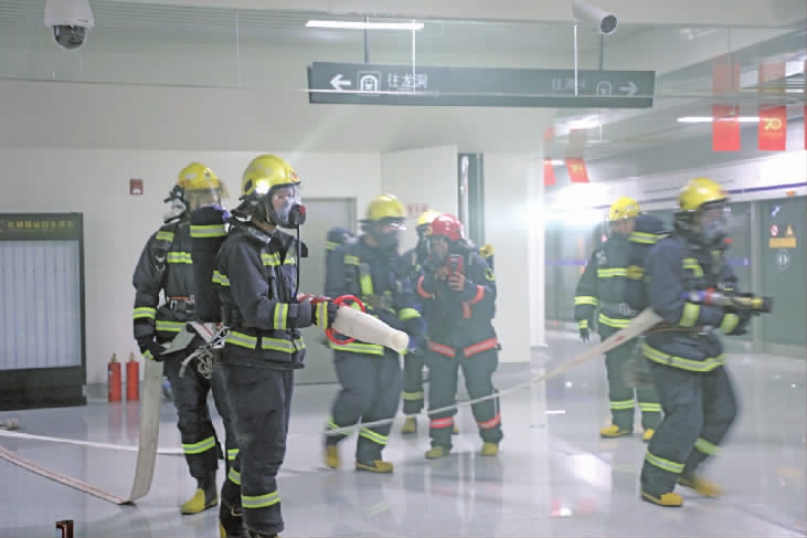 雄关漫道真如铁地铁英雄从头越——写在济南轨道交通号线运营前夕（下）