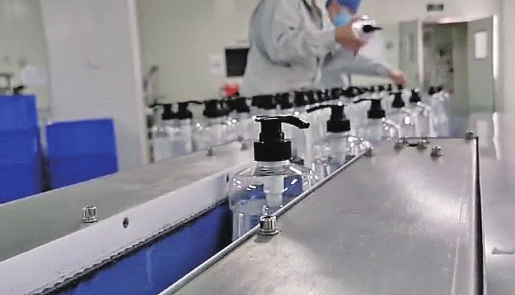 自己动手衣食足 加紧生产战疫忙——细听复工复产“大合唱”中的每一个音符