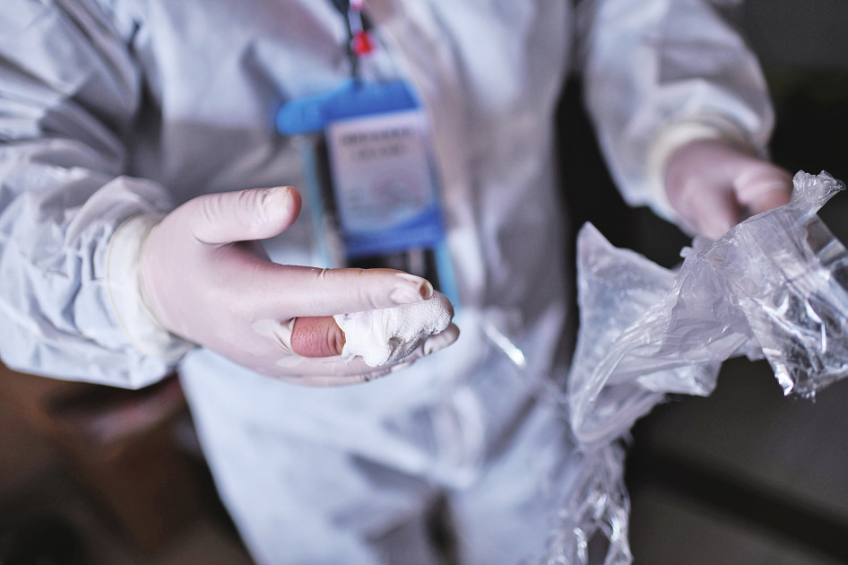 看不见你的脸 记得住你的暖——探访密切接触留观点的白衣战士