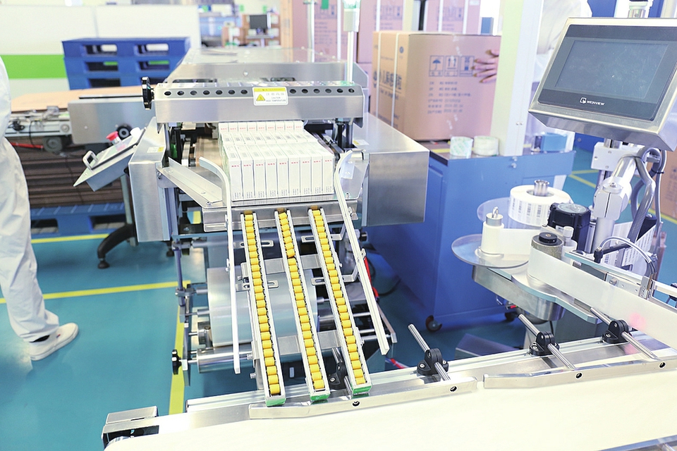 自己动手衣食足 加紧生产战疫忙——细听复工复产“大合唱”中的每一个音符