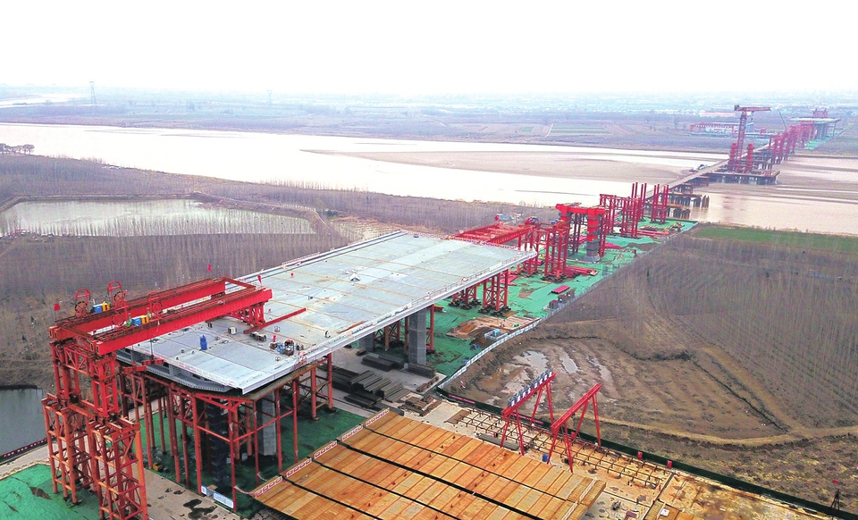 凤凰路黄河大桥项目建设提速