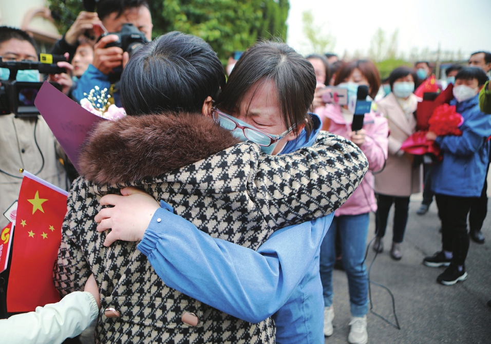 首批援助湖北返济医务人员解除隔离—— 花开了，你们回家啦！