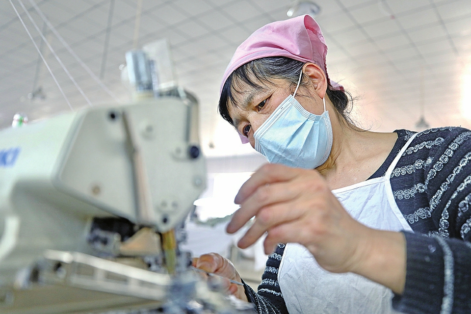 从田间到车间 助力脱贫“加速度”