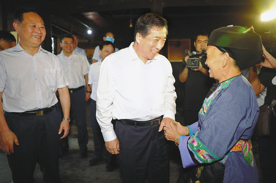 济南市党政代表团赴湖南湘西开展扶贫协作工作 深化扶贫领域协作 坚决打赢脱贫攻坚战 孙立成叶红专参加活动