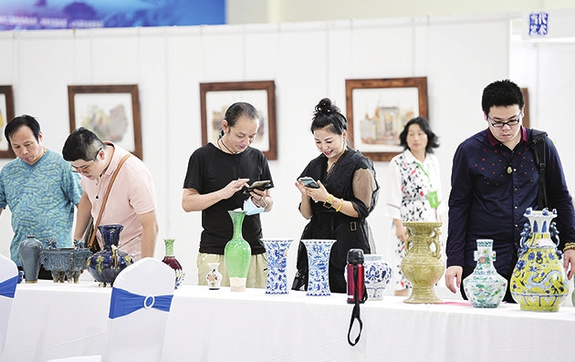 连接艺术和大众 培养潜在收藏家 第八届济南艺博会闭幕