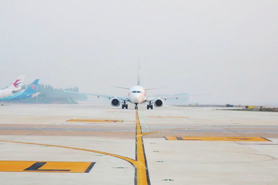 济南机场第二平行滑行道投入运营
