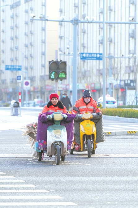 致敬泉城守岁人丨保洁员夫妻：越是春节越需要我们坚守岗位