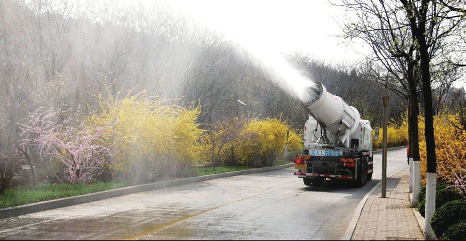 济南沙尘清洁专项行动结束 为超1.3万栋建筑、40余万件城市家具“洗尘”