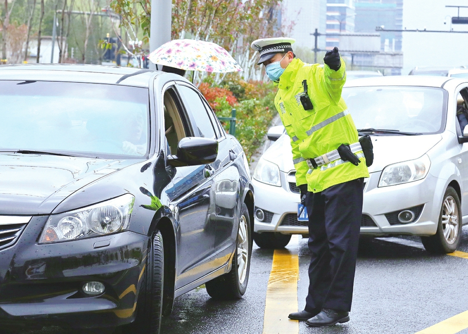 你的清明，我来守护 济南交警出动警力4121人次、警车1355辆次确保假期交通安全