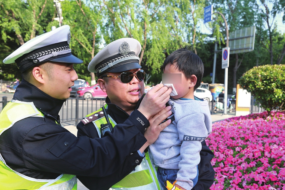 “五一”假期，济南交警出动警力1.1万余人次——用坚守诠释“最美”劳动者的担当