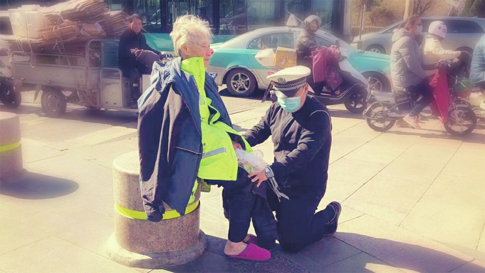 济南交警探索党员常态化教育学习新路径——上情景党课 听鲜活故事 铸忠诚铁军