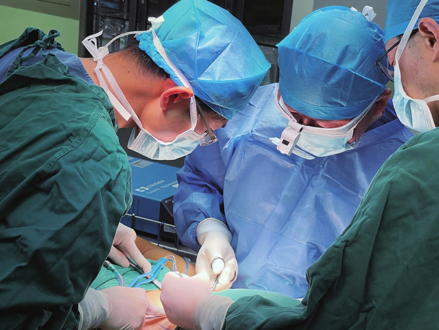 病人移位带怎么用融媒·见证 ｜手术后，紧蜷3年的手指松开了—— 手术室来了“国家队”_https://www.jmylbn.com_新闻资讯_第3张