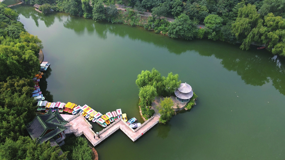 诗意红叶谷 初秋美如画