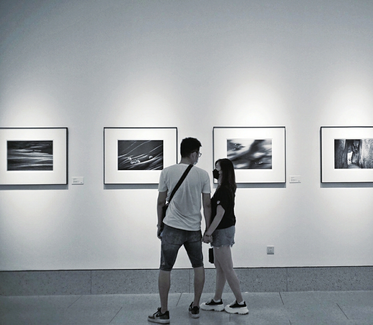 济南再添一处艺术场馆何厚明黑白摄影展开幕 打造一个纯粹的艺术平台