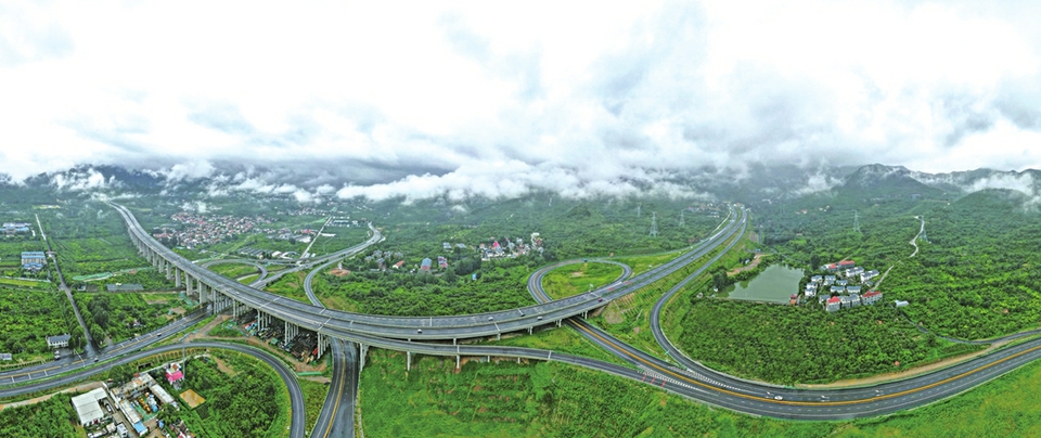 水丰泉欢响叮咚 如诗生态入画来