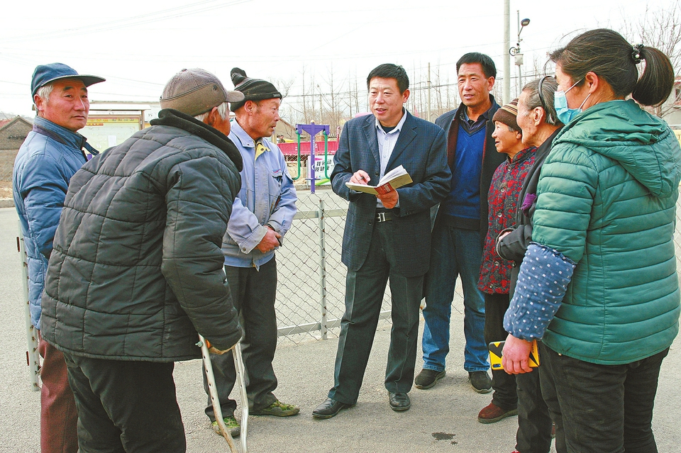 在平凡中践行初心使命——记济南莱芜区人社局驻西榆林村第一书记罗明文