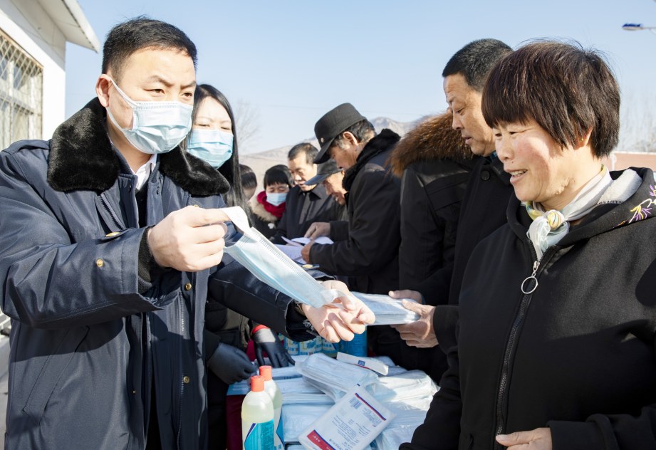 第一书记牵线搭桥爱心企业助力防疫