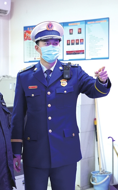 24小时在岗在位，为广大市民保驾护航——消防员邢鹏：坚守一线 护万家团圆