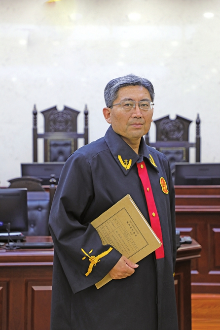 榜样引路 推动法院工作高质量发展