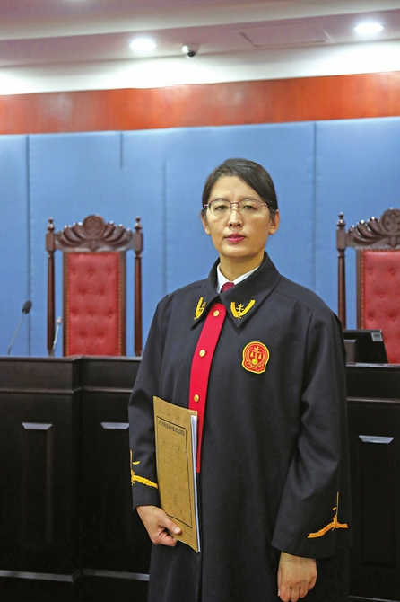 榜样引路 推动法院工作高质量发展