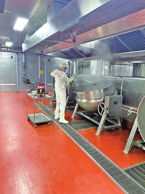 从一粒米、一棵菜、一块肉到一份餐全程溯源 学生配餐的过五关斩六将