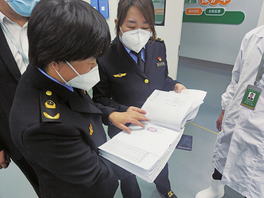 从一粒米、一棵菜、一块肉到一份餐全程溯源 学生配餐的过五关斩六将