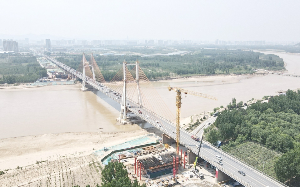 跨黄桥隧项目建设如火如荼