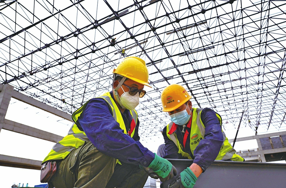 高质量推进济莱高铁项目建设