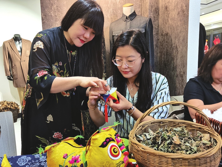 小香包非遗文化传魅力