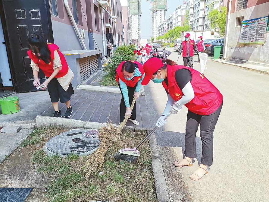 社区文明创建帮包活动开展