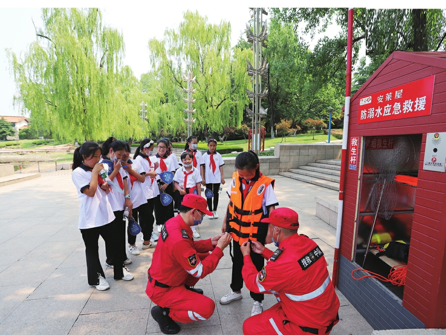 科技赋能 打防融合 群防群治 用最美“警”色守护平安祥和