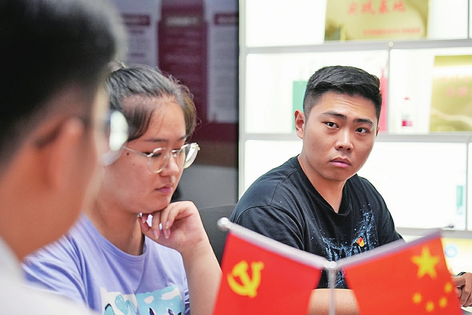 发展“最活跃的地带”，也是党建“最坚强的阵地”—— 党员直播间传出鸟语花香